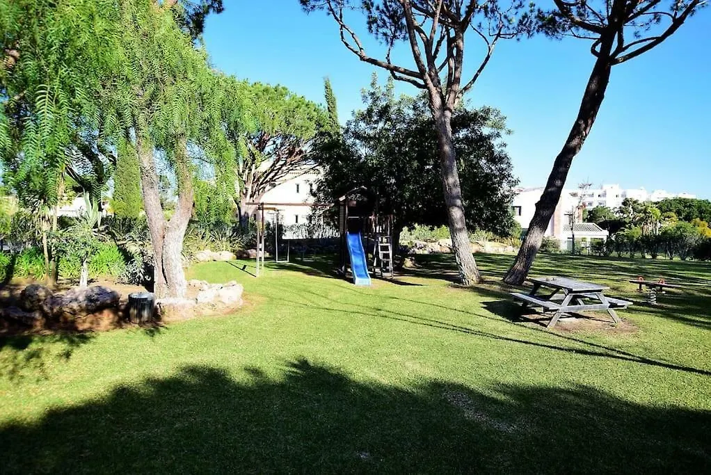 Charming Apartment With Private Garden & Pool Vilamoura