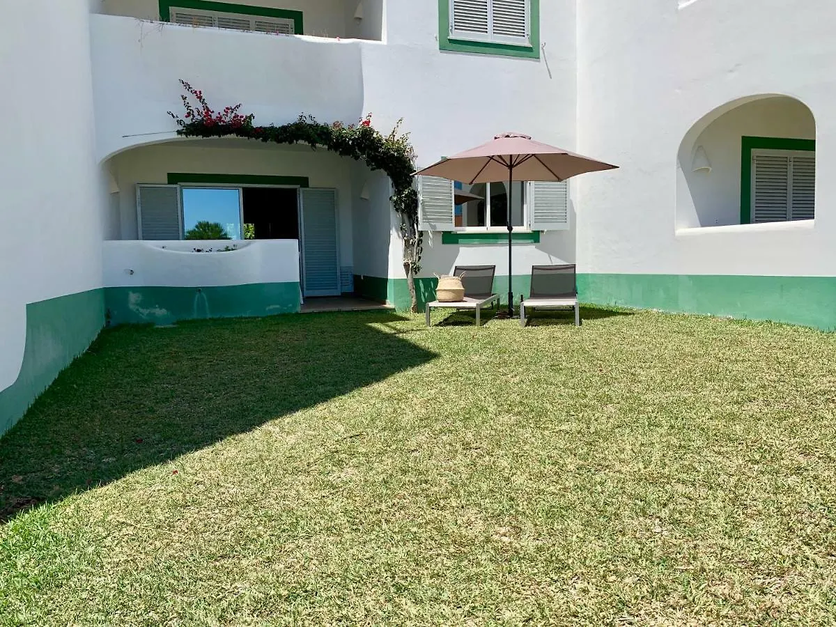 Charming Apartment With Private Garden & Pool Vilamoura